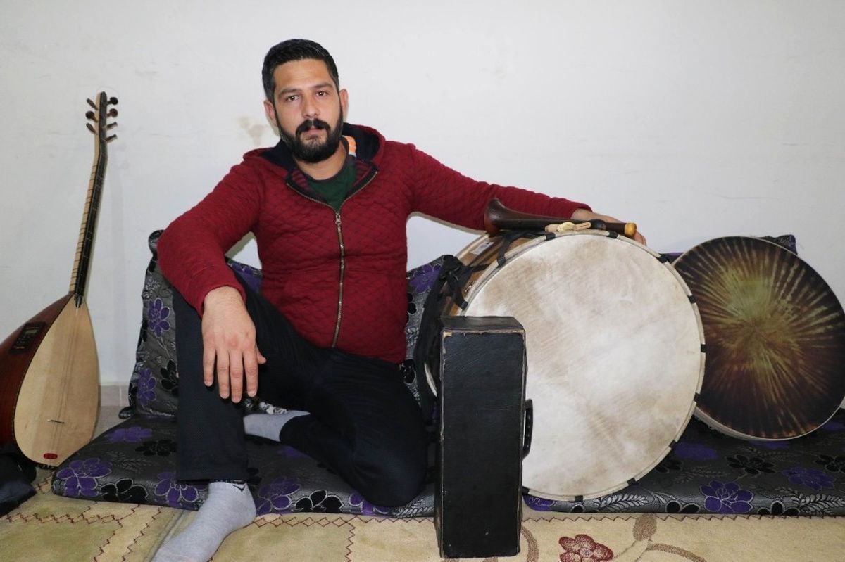 İTÜ'de Konservatuvar Eğitimi Aldı, Sokak Düğünlerinde Davul Çalıyor