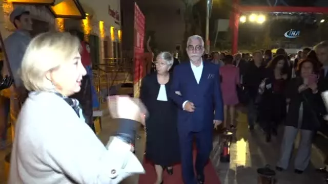 18. İzmir Kısa Film Festivaline Renkli Açılış 18. İzmir Kısa Film Festivaline Renkli Açılış