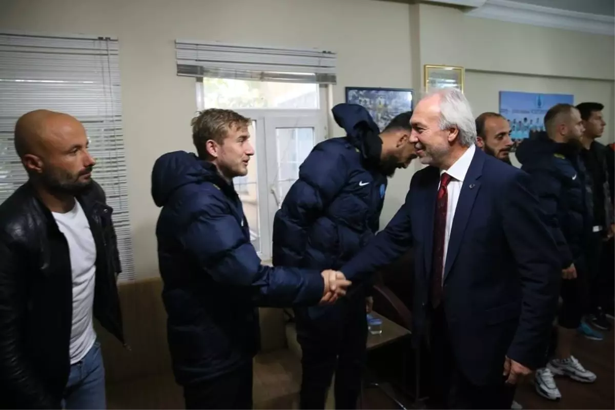 Başkan'dan Kütahyaspor'a Moral Ziyareti