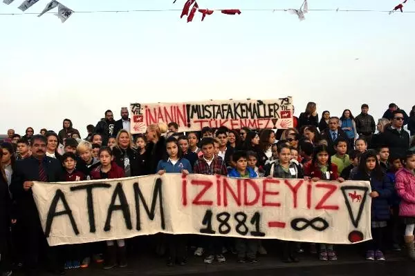Egeliler 'Ata'sını Unutmadı Egeliler 'Ata'sını Unutmadı