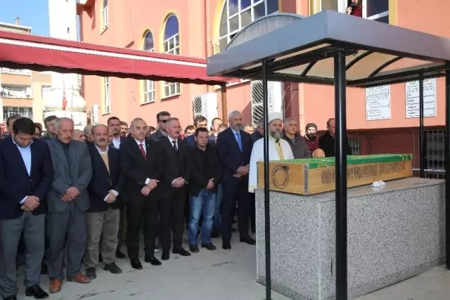 Mavi Balina Kurbanı Liseli Genç Toprağa Verildi Mavi Balina Kurbanı Liseli Genç Toprağa Verildi