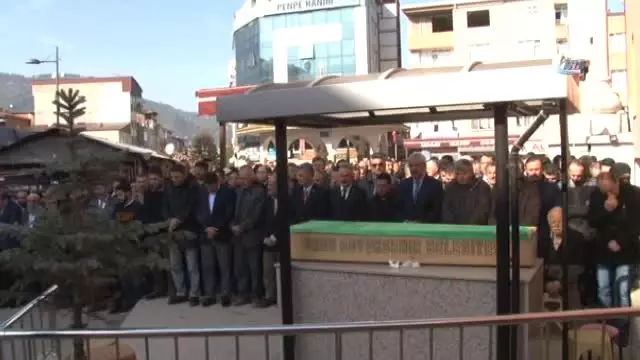 Mavi Balina Kurbanı Liseli Genç Toprağa Verildi Mavi Balina Kurbanı Liseli Genç Toprağa Verildi