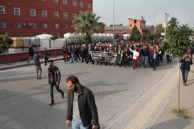 Patlamanın Olduğu Fabrikanın Önünde Protesto Patlamanın Olduğu Fabrikanın Önünde Protesto