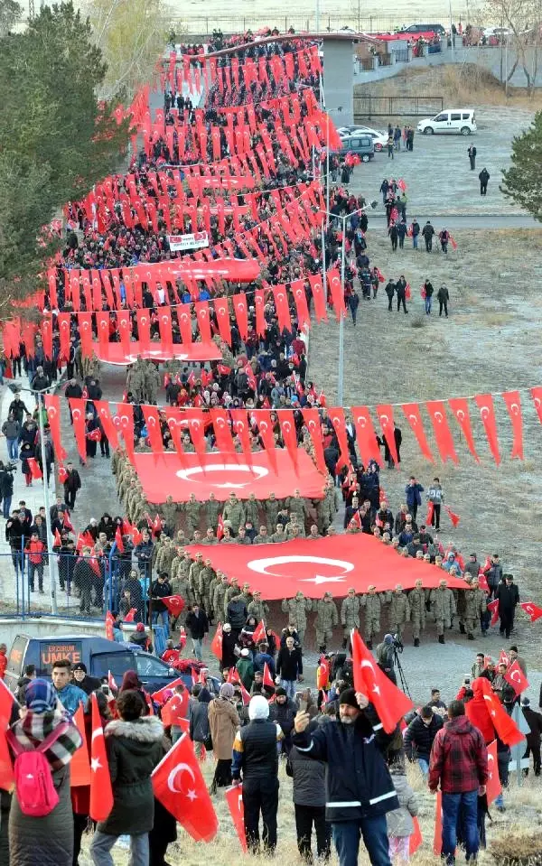 20 Bin Erzurumlu, Ruslara Karşı Destan Yazılan Aziziye Tabyaları'na Yürüdü 20 Bin Erzurumlu, Ruslara Karşı Destan Yazılan Aziziye Tabyaları'na Yürüdü