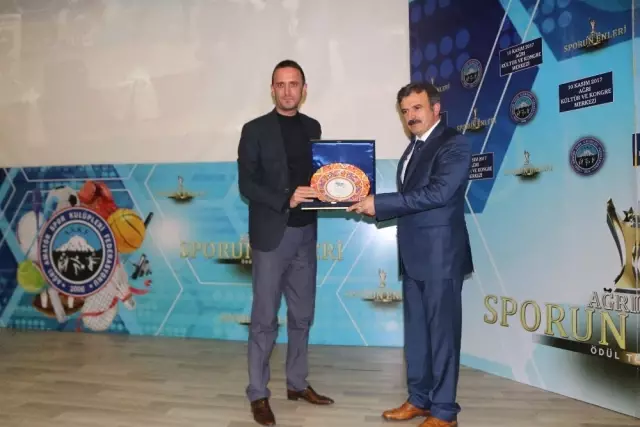 Ağrı'da 'Sporun Enleri' Ödül Töreni Düzenlendi