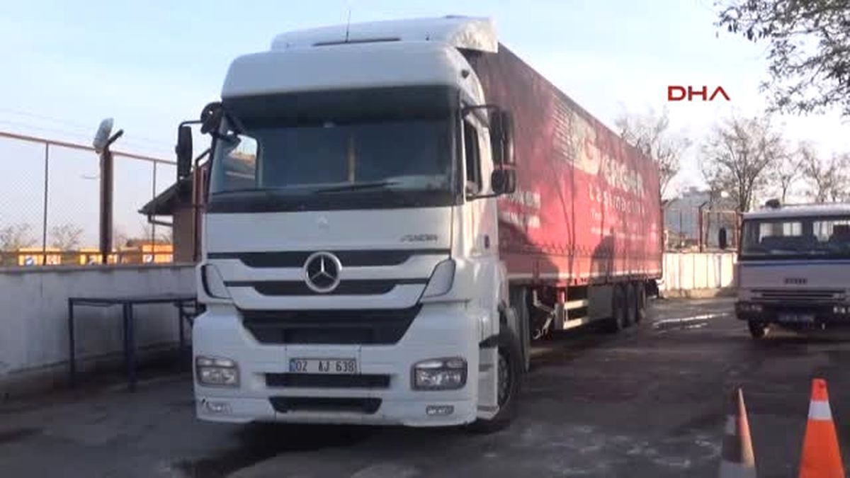 Aksaray Kına Paketlerinin Altından Kaçak Sigara Çıktı