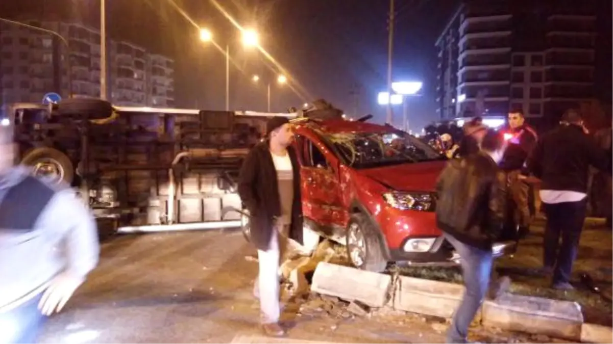 Balıkesir'deki 2 Ambulans Kazasında 6 Kişi Yaralandı