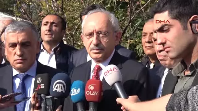 Bursa Kılıçdaroğlu, Bursa'da Şehit Ailesini Ziyaret Etti Bursa Kılıçdaroğlu, Bursa'da Şehit Ailesini Ziyaret Etti