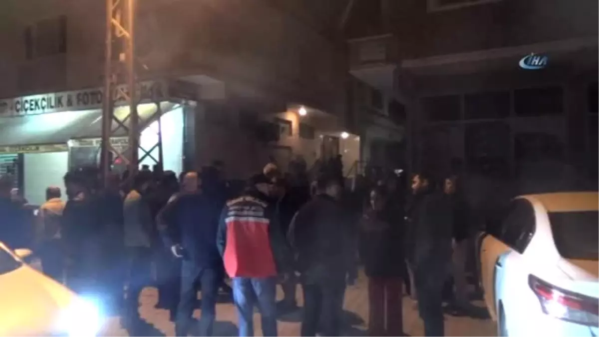 Helyum Gazı Patladı,bir Evin İki Duvarı Yıkıldı