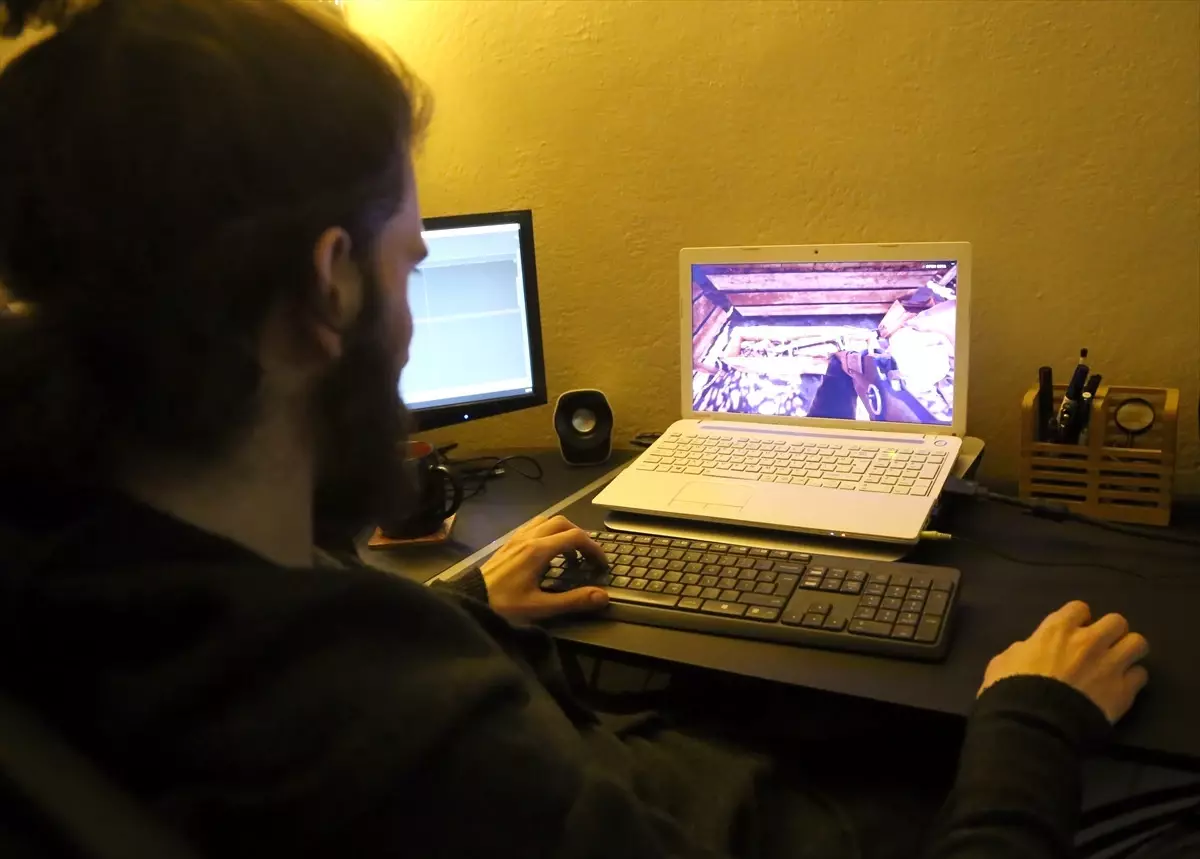 İnternet Bağımlılığı İlişkileri, Evlilikleri, İş Hayatını Bozabiliyor'