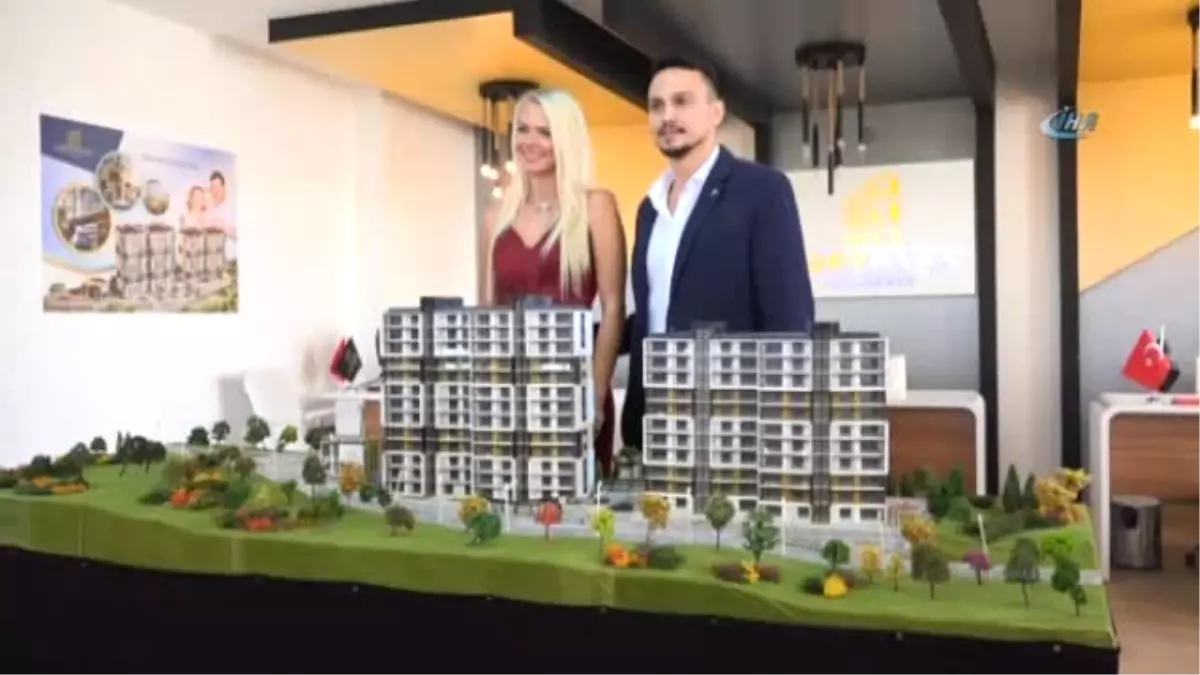 Litvanyalı Güzel Gecaite, Akıllı Ev İnşaatını Gezdi