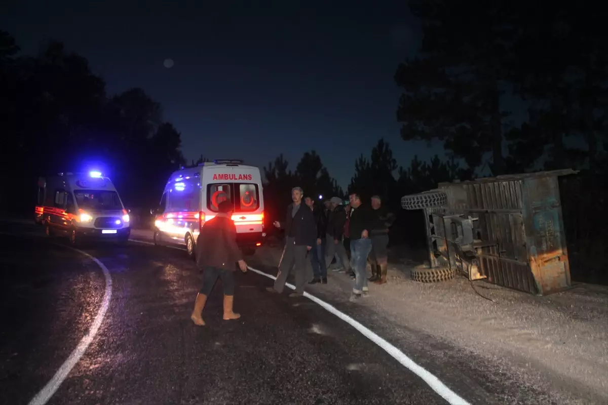 Manisa'da Traktör Devrildi: 1 Ölü, 1 Yaralı
