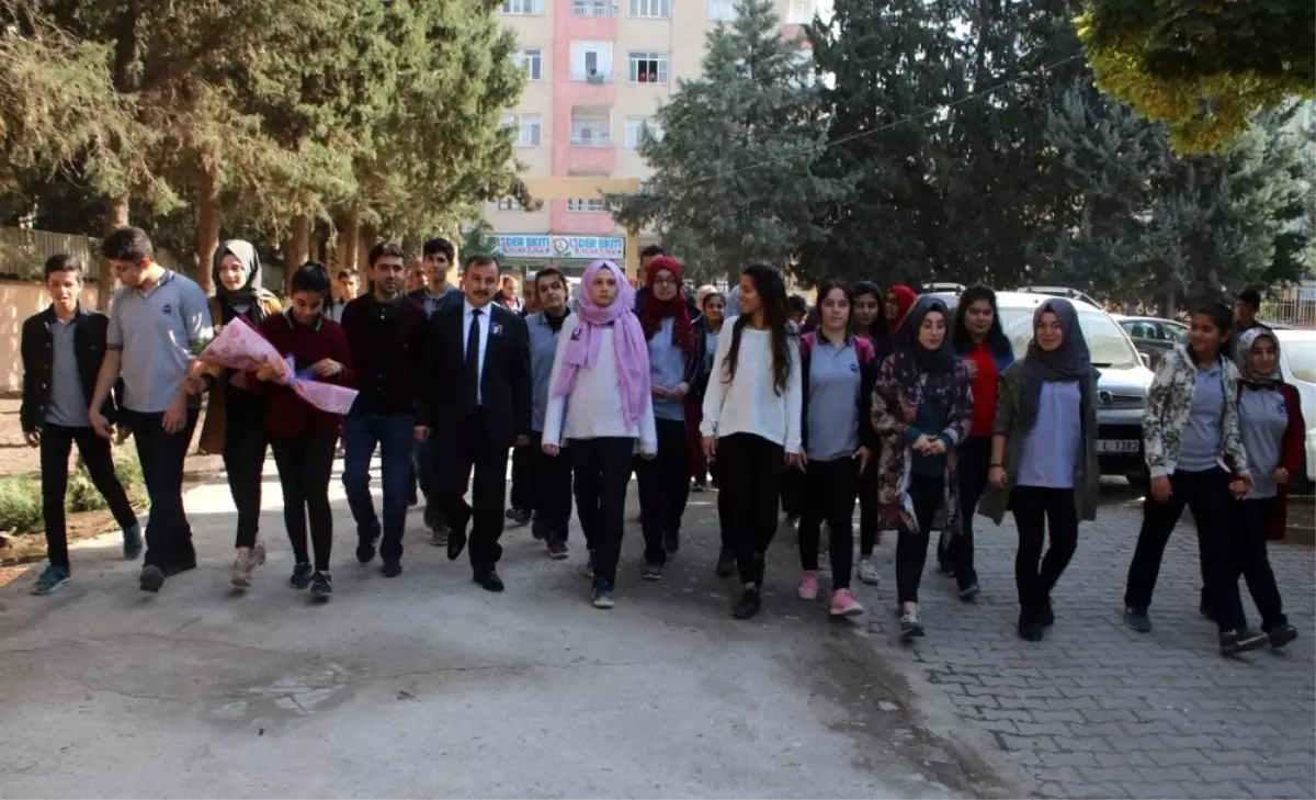 Öğrencilerden Umuda Uzanan Eller Projesi