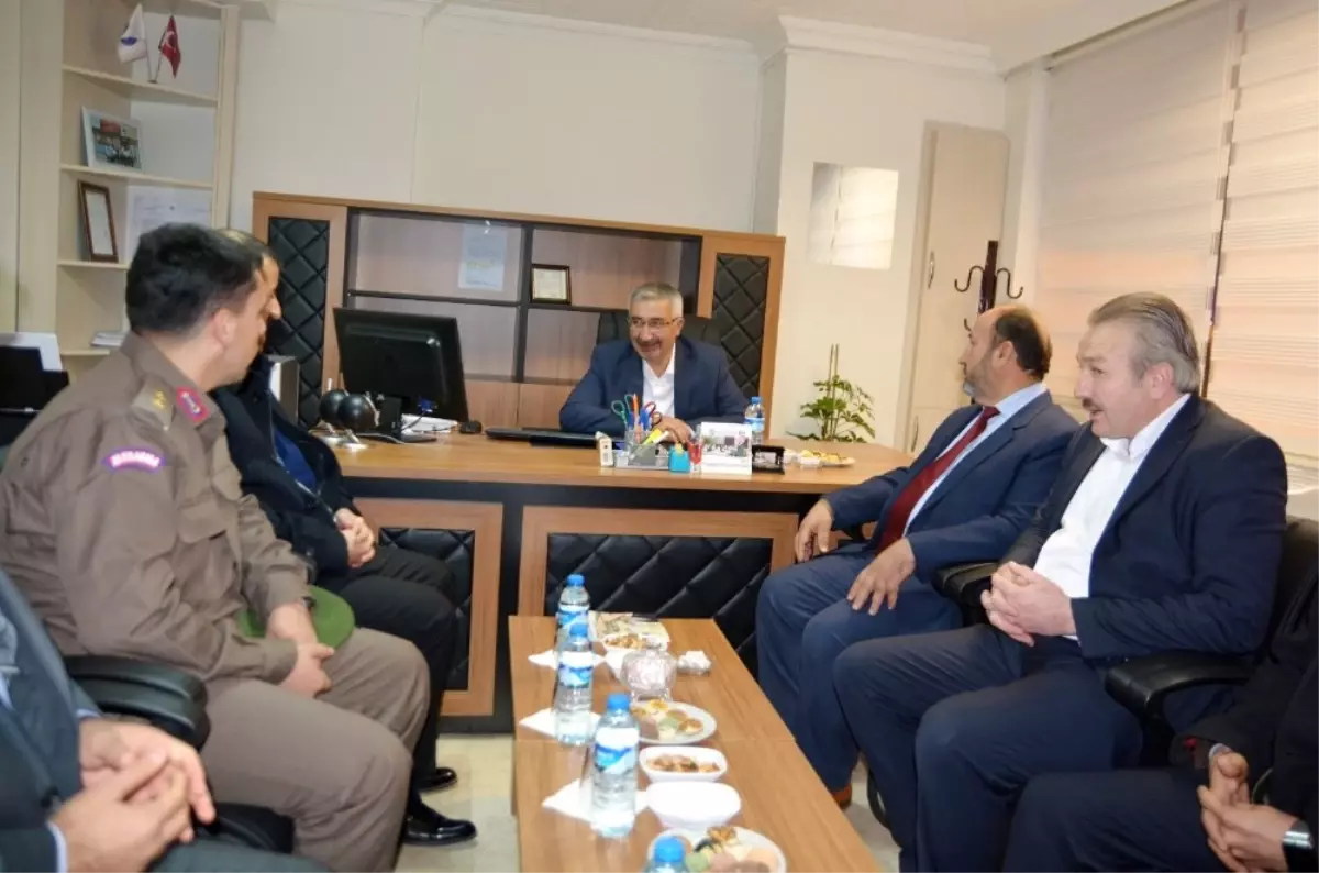 Vali Kılıç Sungurlu'da İncelemelerde Bulundu