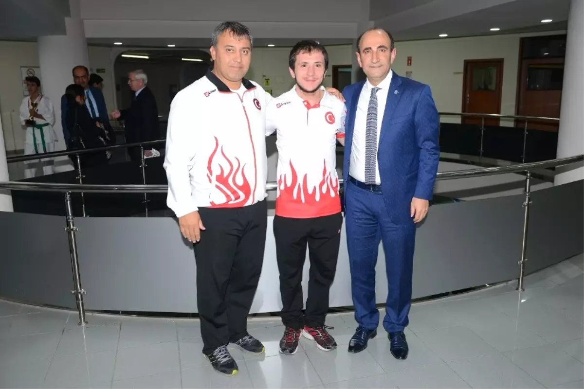 Yıldırımlı Haltercilerden Gümüş Madalya