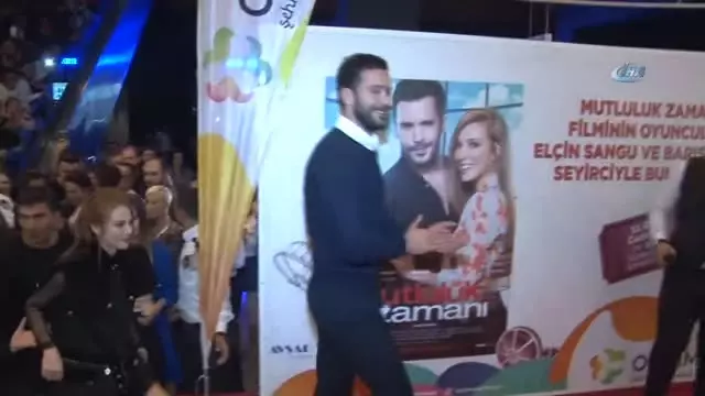 Elçin Sangu ve Barış Arduç, Adana ve Kahramanmaraş'ta Hayranlarıyla Buluşt Elçin Sangu ve Barış Arduç, Adana ve Kahramanmaraş'ta Hayranlarıyla Buluşt