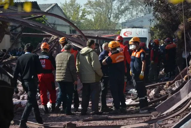 Uludağ Osb'den Patlamada Ölenleri Ailelerine Ev Müjdesi Uludağ Osb'den Patlamada Ölenleri Ailelerine Ev Müjdesi