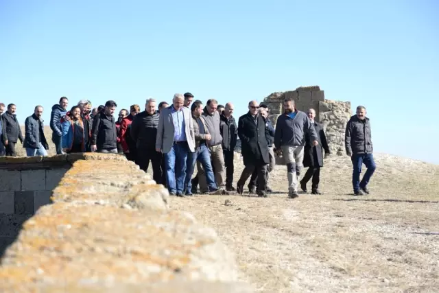 Vali Azizoğlu: 'Şehidimizin Yatmadığı Bir Karış Toprak Dahi Yok' Vali Azizoğlu: 'Şehidimizin Yatmadığı Bir Karış Toprak Dahi Yok'
