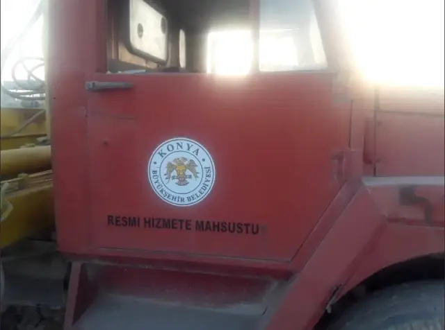 Konya Büyükşehir Belediyesinden Rakka'da Görülen Araçla İlgili Açıklama: Hurdaya Çıkmış, Bizim Değil Konya Büyükşehir Belediyesinden Rakka'da Görülen Araçla İlgili Açıklama: Hurdaya Çıkmış, Bizim Değil