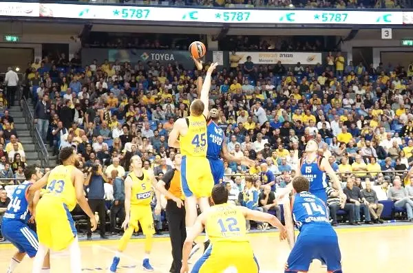 Maccabi Fox Tel Aviv - Anadolu Efes: 72-92