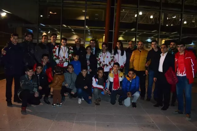 Taekwondonun Balkan Fatihlerine Coşkulu Karşılama
