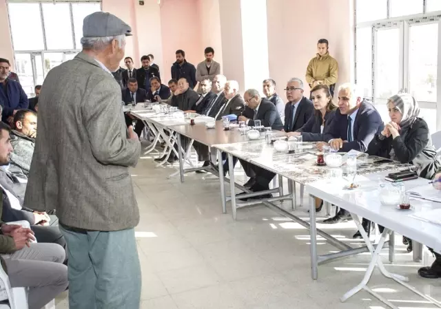 Vali Zorluoğlu Vatandaşlarla Bir Araya Geldi Vali Zorluoğlu Vatandaşlarla Bir Araya Geldi