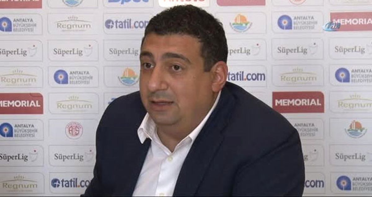 Antalyaspor Başkanı Ali Şafak Öztürk, Kongre Kararını Gözyaşlarıyla Açıkladı