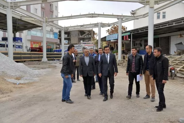 Başkan Bahçeci, Köylü Pazarı Yapımı Çalışmalarını İnceledi