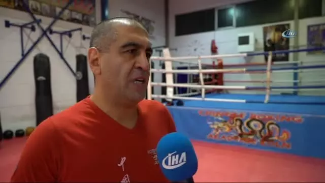 Berlin'de Türk Spor Hocası Çocuklarının Gözü Önünde Darp Edildi Berlin'de Türk Spor Hocası Çocuklarının Gözü Önünde Darp Edildi