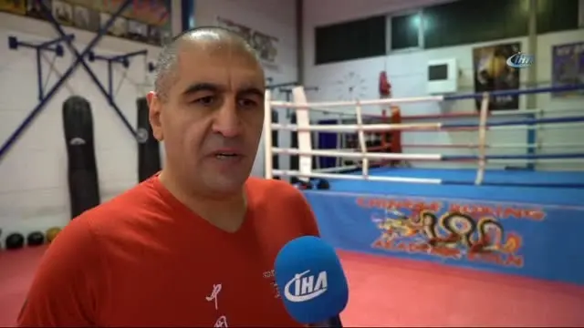 Berlin'de Türk Spor Hocası Çocuklarının Gözü Önünde Darp Edildi Berlin'de Türk Spor Hocası Çocuklarının Gözü Önünde Darp Edildi