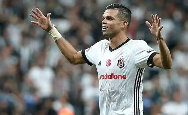 Beşiktaşlı Pepe, Portekiz'in ABD ile Oynadığı Maçta Sakatlandı