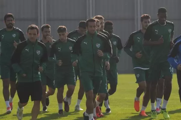 Bursaspor'da Milli Oyuncular Dönerek Çalışmalara Başladı