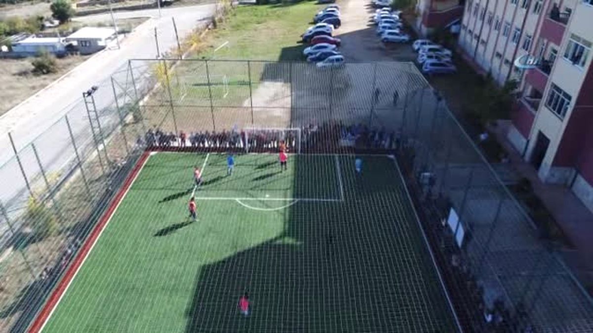 Halısaha Açılışında Futbol Şov