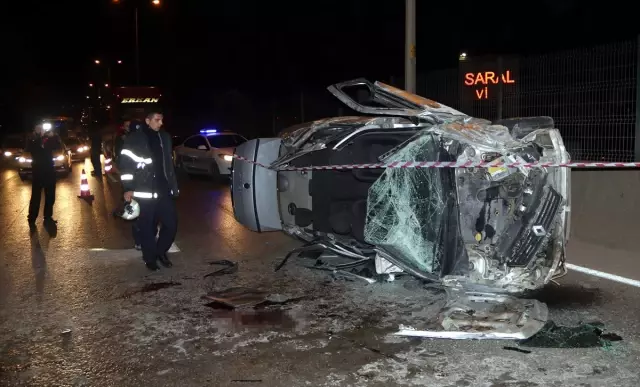 Kocaeli'de Otomobil Kamyona Çarptı: 4 Yaralı
