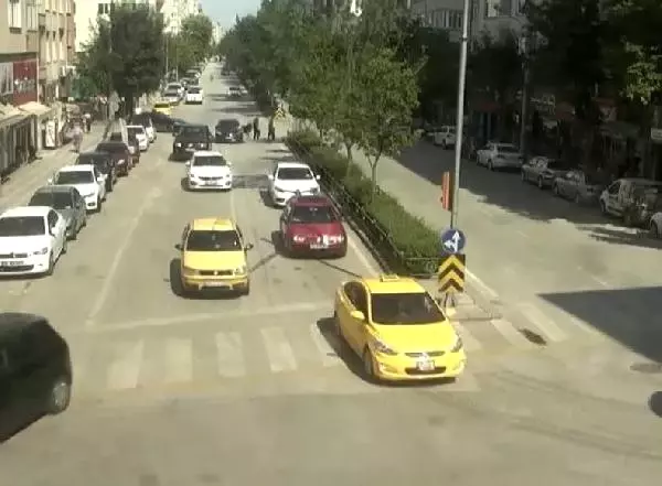 Otomobilin Kadın ve Çocuğa Çarptığı Kaza, Kamerada