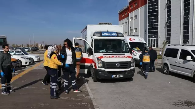 Üniversitede İki Öğrenci Gurubu Arasında Kavga: 3 Yaralı, 8 Gözaltı