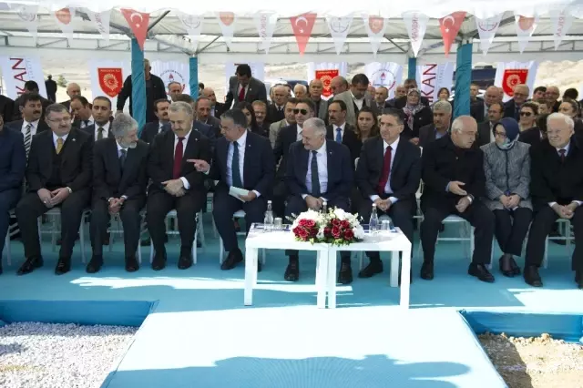 Başbakan Yıldırım: 'İki Yıl İçinde 350 Okulun İnşaatını Bitirip Hizmete Alacağız' Başbakan Yıldırım: 'İki Yıl İçinde 350 Okulun İnşaatını Bitirip Hizmete Alacağız'
