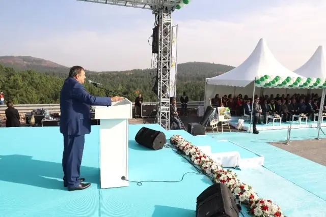Bakan Eroğlu: 'Cumhurbaşkanımız Bir Yere Gideceği Zaman Hava Durumunu İletiyoruz' Bakan Eroğlu: 'Cumhurbaşkanımız Bir Yere Gideceği Zaman Hava Durumunu İletiyoruz'