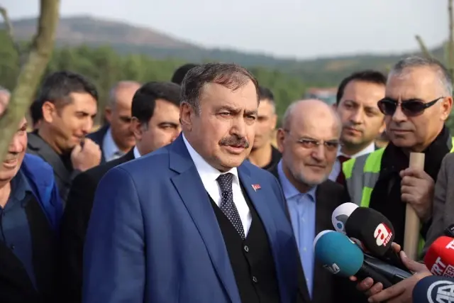 Bakan Eroğlu: 'Cumhurbaşkanımız Bir Yere Gideceği Zaman Hava Durumunu İletiyoruz' Bakan Eroğlu: 'Cumhurbaşkanımız Bir Yere Gideceği Zaman Hava Durumunu İletiyoruz'