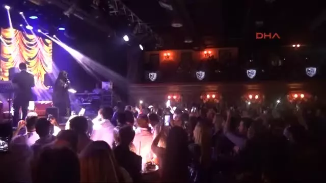 Bursa Bülent Ersoy Şarkılarıyla Bursa'yı Salladı Bursa Bülent Ersoy Şarkılarıyla Bursa'yı Salladı