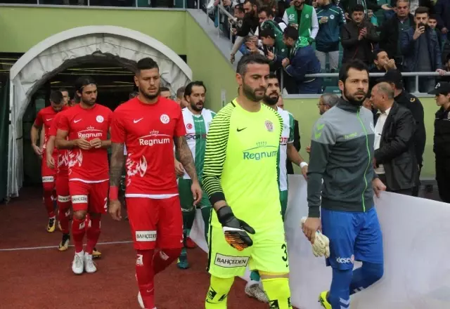 Süper Lig: Atiker Konyaspor: 0 - Antalyaspor: 0 (İlk Yarı) Süper Lig: Atiker Konyaspor: 0 - Antalyaspor: 0 (İlk Yarı)