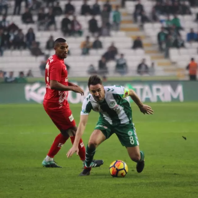 Süper Lig: Atiker Konyaspor: 0 - Antalyaspor: 0 (İlk Yarı) Süper Lig: Atiker Konyaspor: 0 - Antalyaspor: 0 (İlk Yarı)