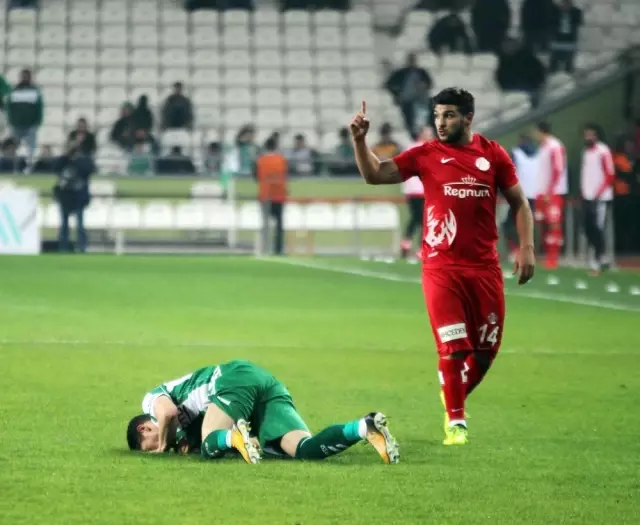 Süper Lig: Atiker Konyaspor: 1 - Antalyaspor: 1 (Maç Sonucu) Süper Lig: Atiker Konyaspor: 1 - Antalyaspor: 1 (Maç Sonucu)