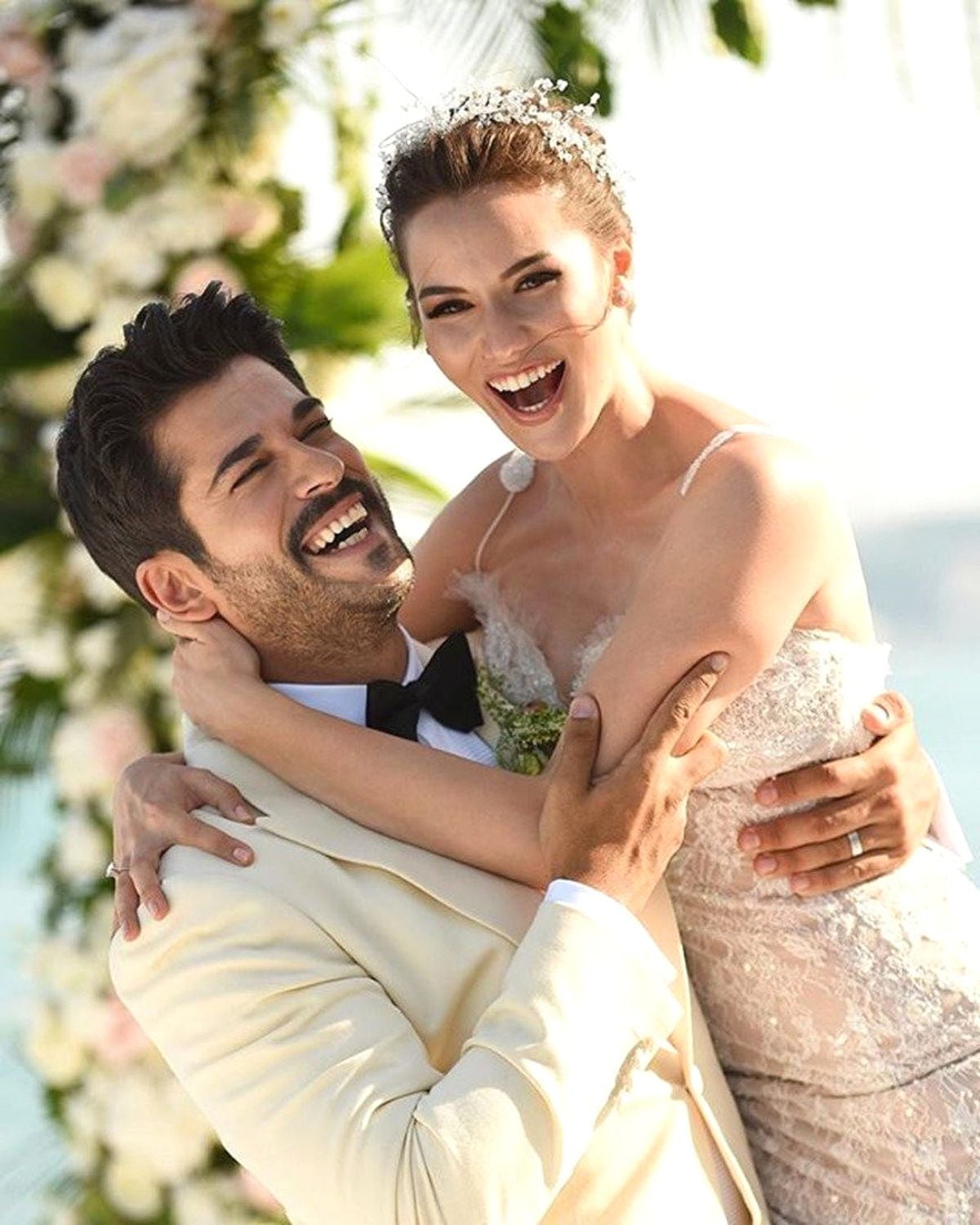 Burak Özçivit ve Fahriye Evcen'e Çocuk Yapmaları İçin Baskı Var