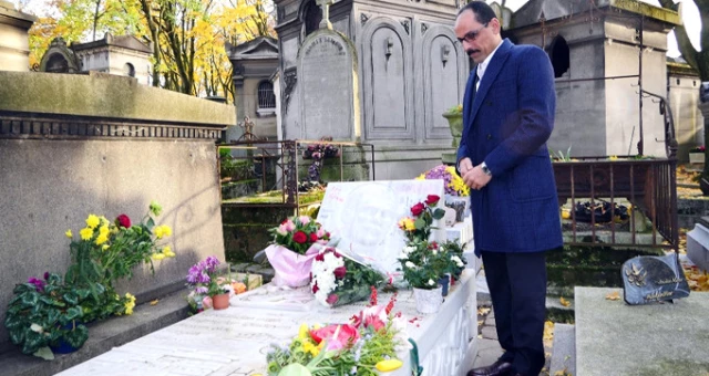 Cumhurbaşkanlığı Sözcüsü İbrahim Kalın, Ahmet Kaya'nın Mezarını Ziyaret