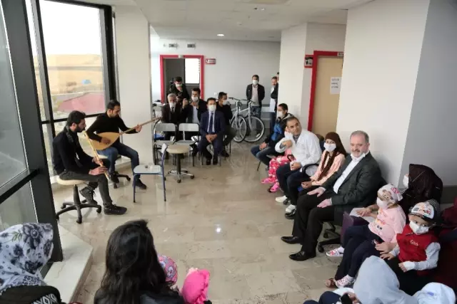 Başkan Özgökçe'den Lösemili Çocuklara Moral Başkan Özgökçe'den Lösemili Çocuklara Moral