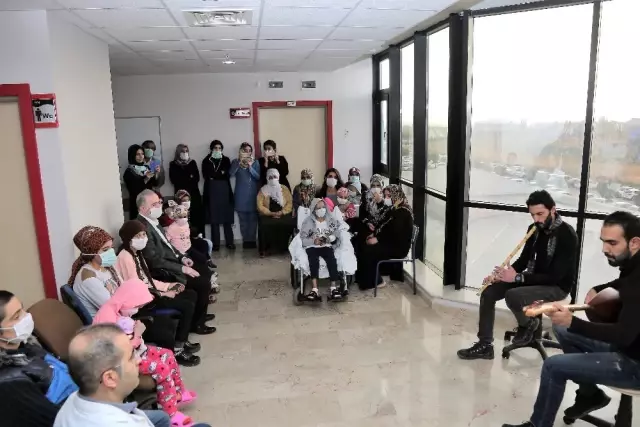 Başkan Özgökçe'den Lösemili Çocuklara Moral Başkan Özgökçe'den Lösemili Çocuklara Moral