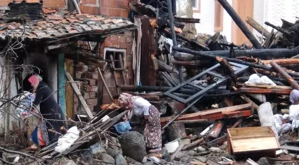 Yatalak ve Yaşlı Hasta, Evinde Çıkan Yangında Hayatını Kaybetti Haberler