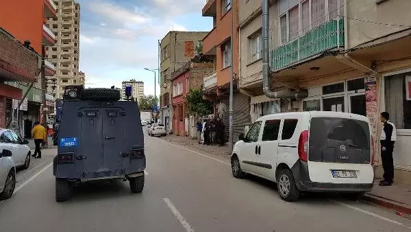 Adana'da aranan şahıs bir kişiyi rehin aldı