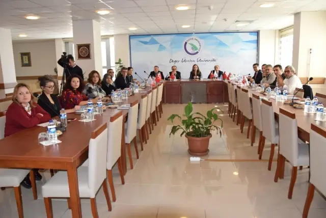 Milli Yerli ve Evrensel Oyuncak Üretimiyle İlgili Toplantı Gerçekleştirildi Milli Yerli ve Evrensel Oyuncak Üretimiyle İlgili Toplantı Gerçekleştirildi